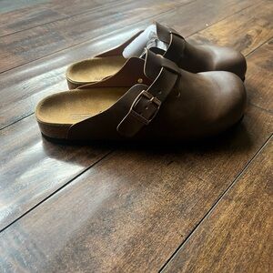 Boston Clogs Vegan 40 women’s 9 men’s 7